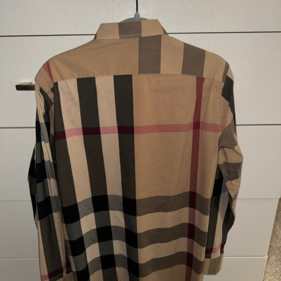 2x Vintage Burberry - Mint Condition - 1 Polo & 1 L/S Shirt - Men's Medium - Picture 10 of 16